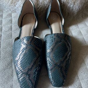 Vince Camuto NWOT Leather Snake Print Blue and Silver Women's Flats.